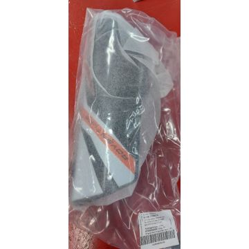 Fender carrier right